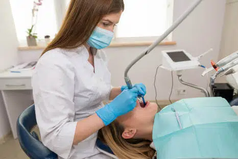 Backenzahn ziehen - Zahnextraktion - Fair Doctors Zahnarzt in NRW
