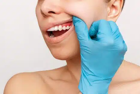 Zahnfleischtaschen Behandlung, reinigen - Fair Doctors Zahnarztpraxis