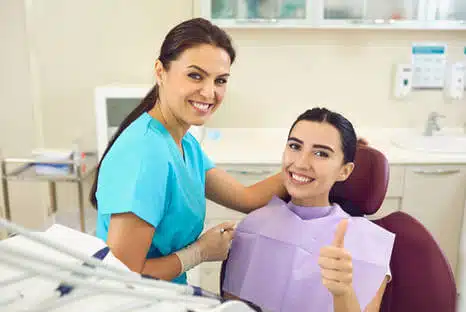 Zahnschmerzen lindern, Zahnreinigung Schmerzen, Fair Doctors - Ihre Zahnarztpraxis in NRW