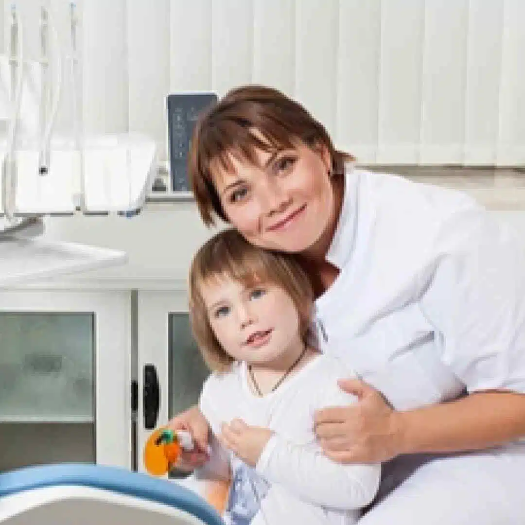 Kinderzähne, Karies vorbeugen, Kariesprophylaxe, Zahnarzt in NRW