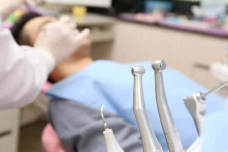 Zahn ziehen, Zahnentfernung, Zahnkorrektur, Fair Doctors Zahnarzt NRW