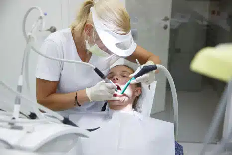 Wurzelbehandlung schmerzhaft, Fair Doctors Zahnarzt in NRW