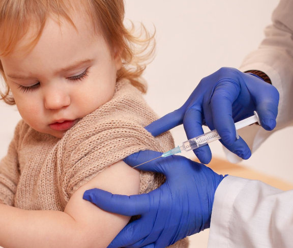 kinderarzt-impfung-schutzimpfungen-für-kinder-und-jugendliche