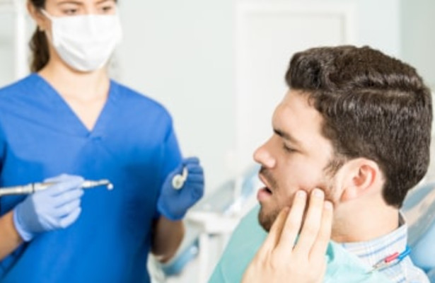 zahnarzt-kariesbehandlung-düsseldorf-rath-zahnarztpraxis
