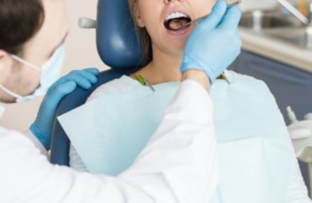 zahnarzt-kontrolluntersuchung-garath-zahnarztpraxis