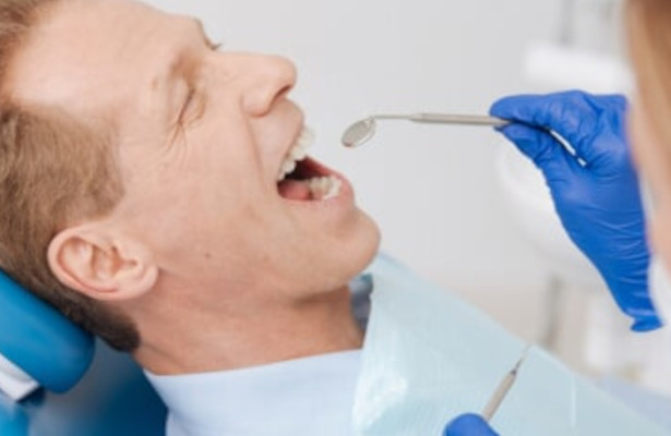 zahnarzt-kontrolluntersuchung-krefeld-zahnarztpraxis