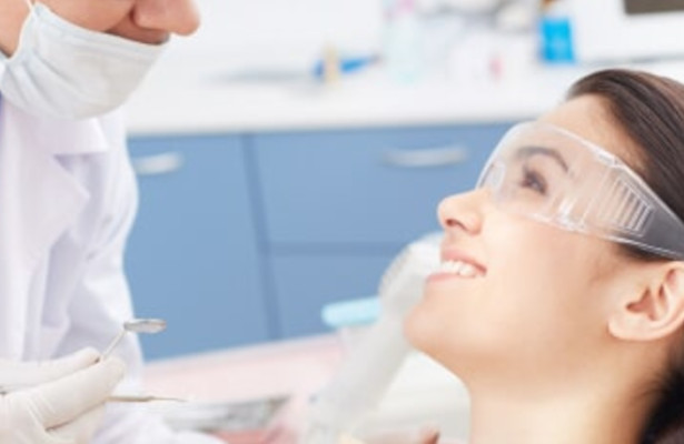 zahnarzt-kontrolluntersuchung-neuss-zahnarztpraxis